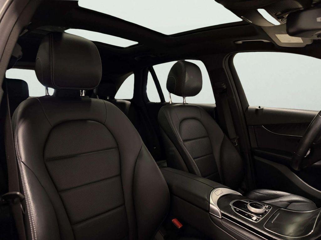 Mercedes-Benz GLC GLC 300 4MATIC SUV 2017