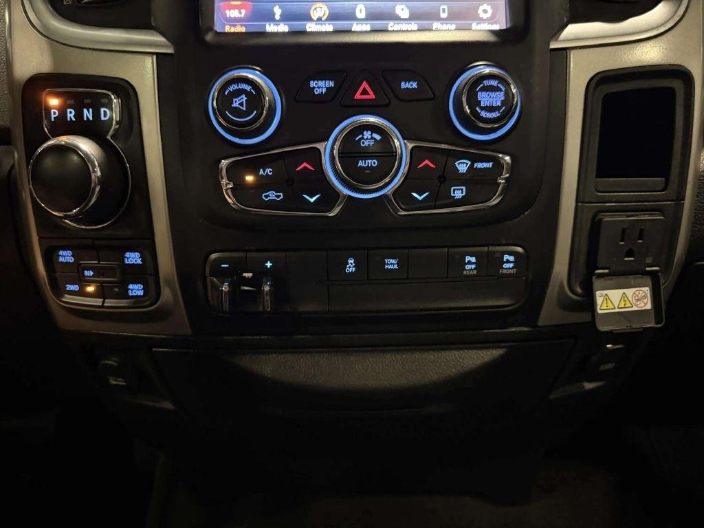 RAM 1500 Classic Big Horn 4x4 Crew Cab 6'4" Box 2019