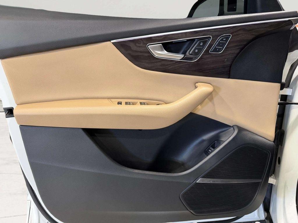 Audi Q8 Premium Plus 55 TFSI quattro 2019