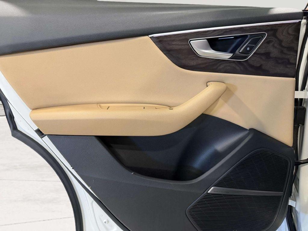 Audi Q8 Premium Plus 55 TFSI quattro 2019