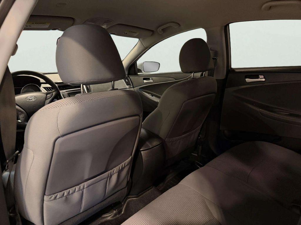 Hyundai Sonata 4dr Sdn 2.4L Auto GLS 2013