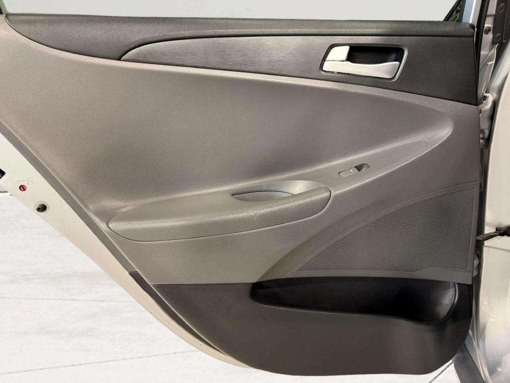Hyundai Sonata 4dr Sdn 2.4L Auto GLS 2013