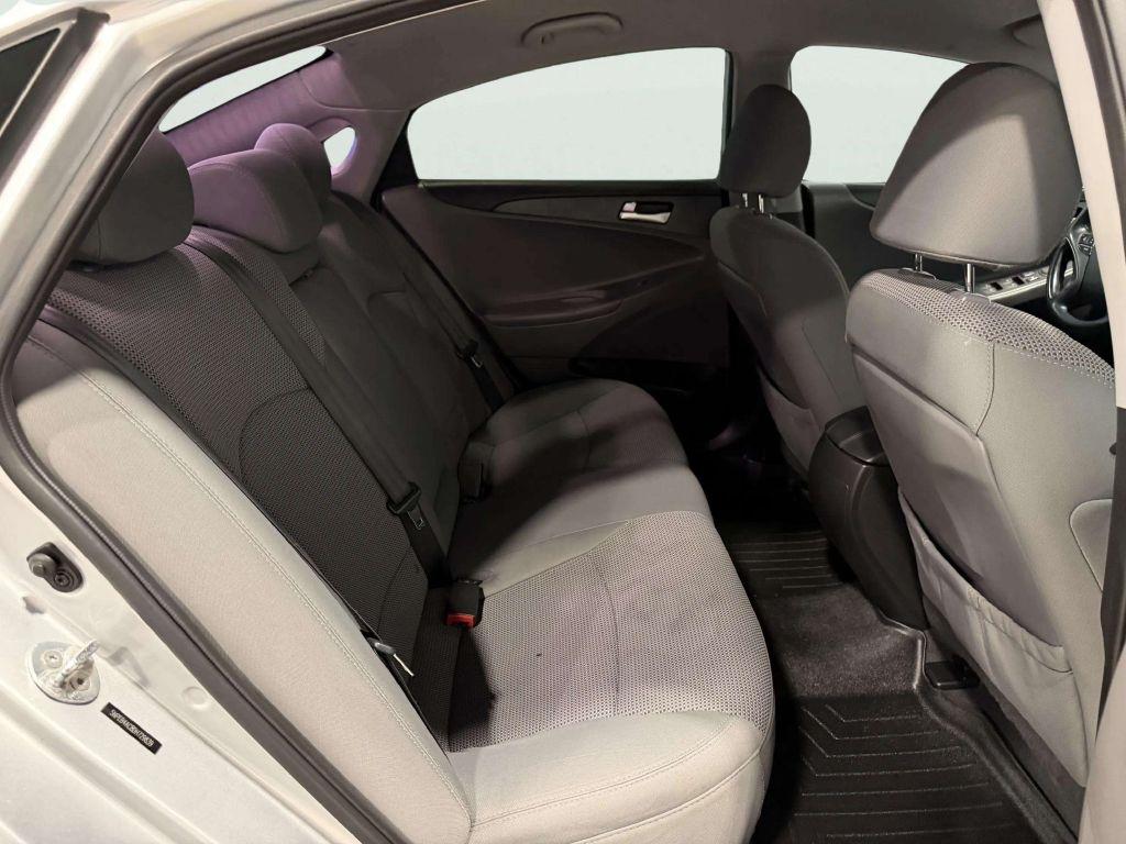 Hyundai Sonata 4dr Sdn 2.4L Auto GLS 2013