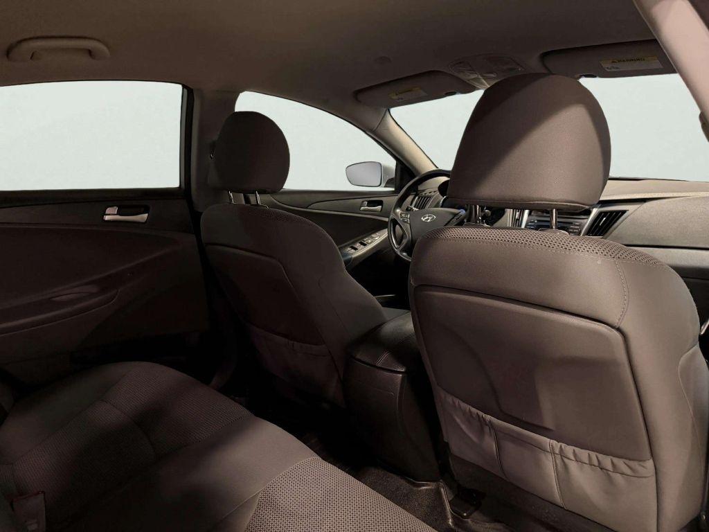 Hyundai Sonata 4dr Sdn 2.4L Auto GLS 2013