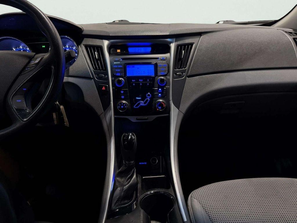 Hyundai Sonata 4dr Sdn 2.4L Auto GLS 2013