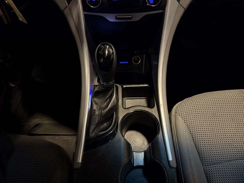Hyundai Sonata 4dr Sdn 2.4L Auto GLS 2013
