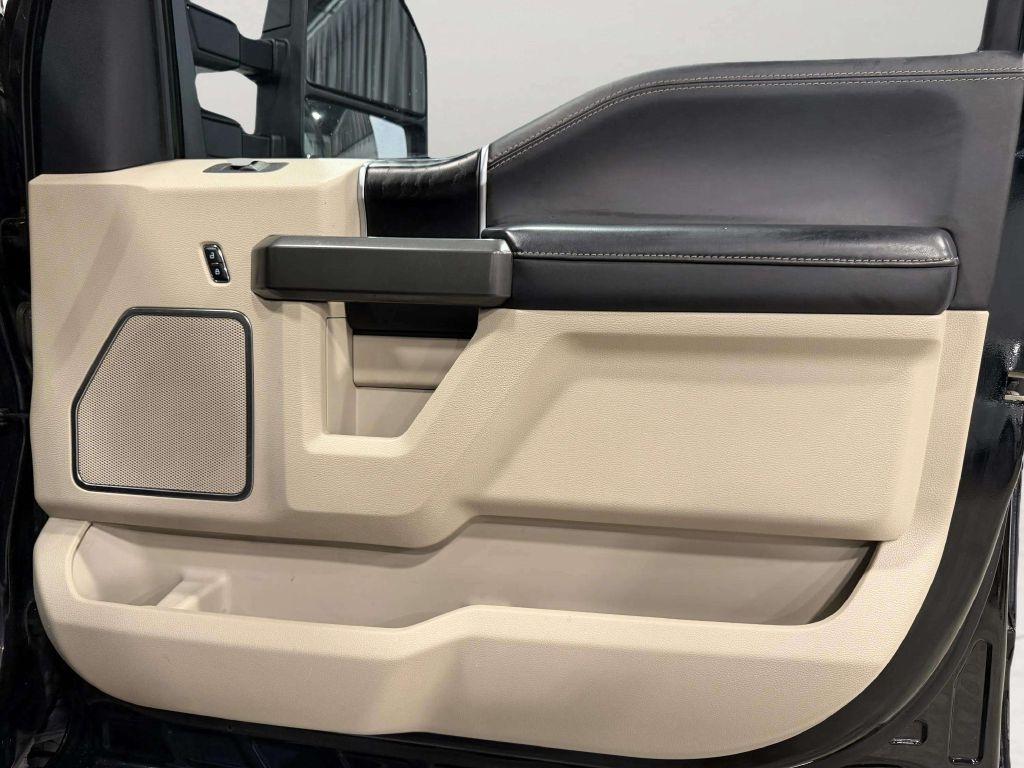 Ford Super Duty F-250 SRW King Ranch 4WD Crew Cab 8' Box 2021