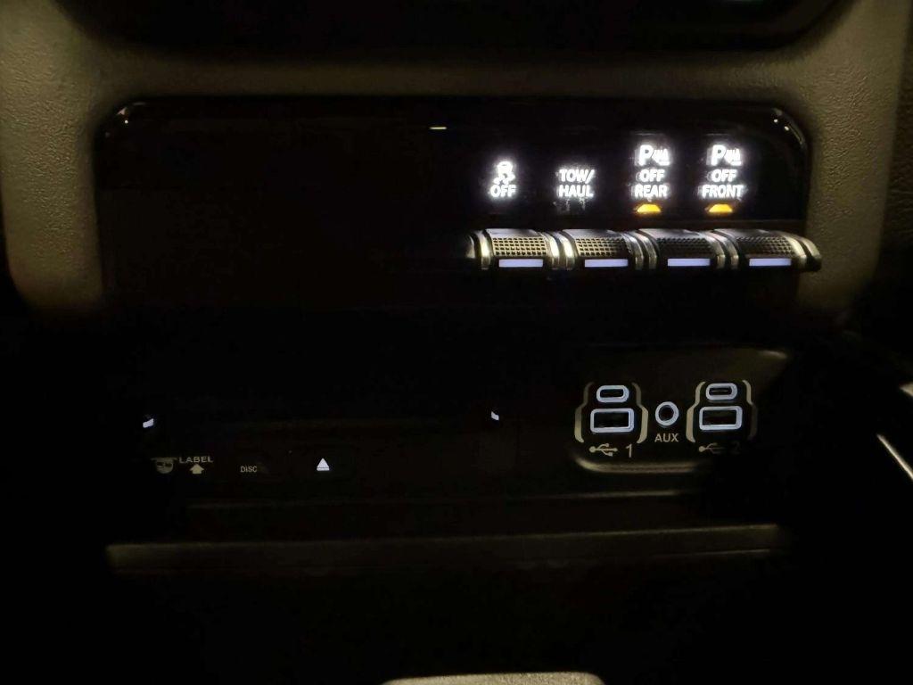 RAM 1500 Big Horn/Lone Star 4x4 Crew Cab 5'7" Box 2019