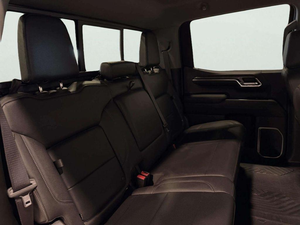 Chevrolet Silverado 1500 4WD Crew Cab 147" LTZ 2023