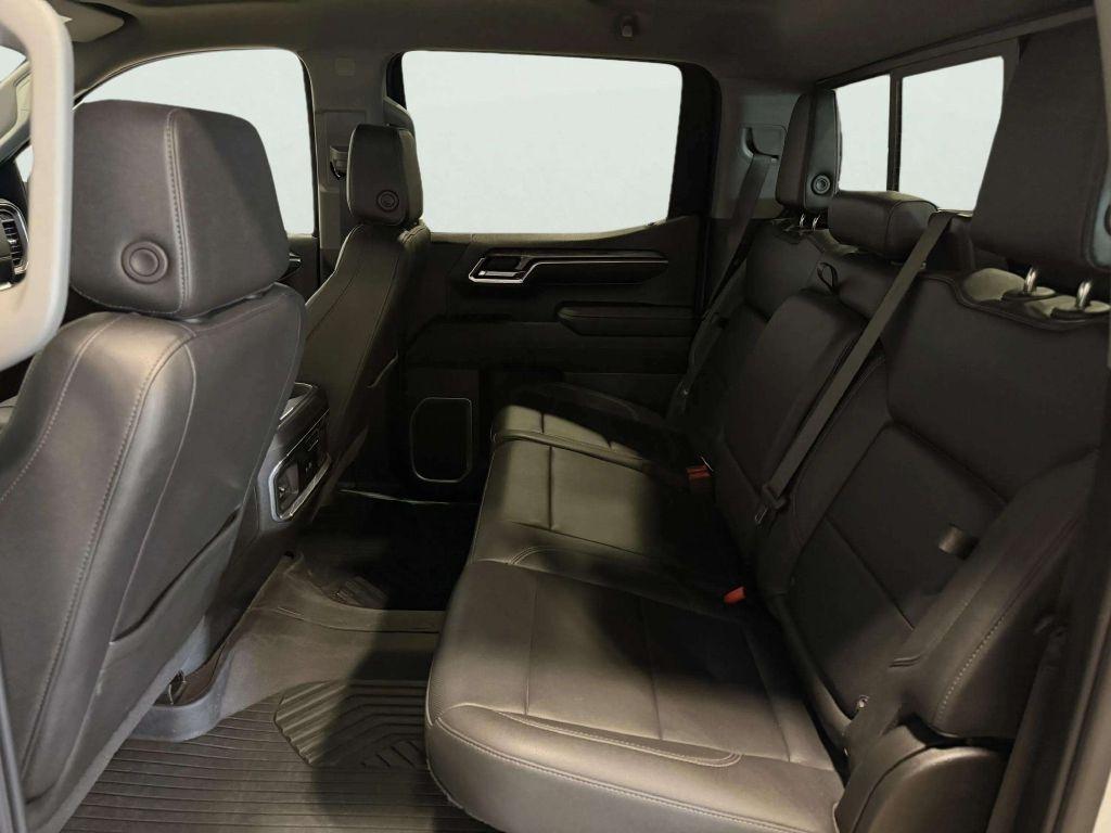 Chevrolet Silverado 1500 4WD Crew Cab 147" LTZ 2023