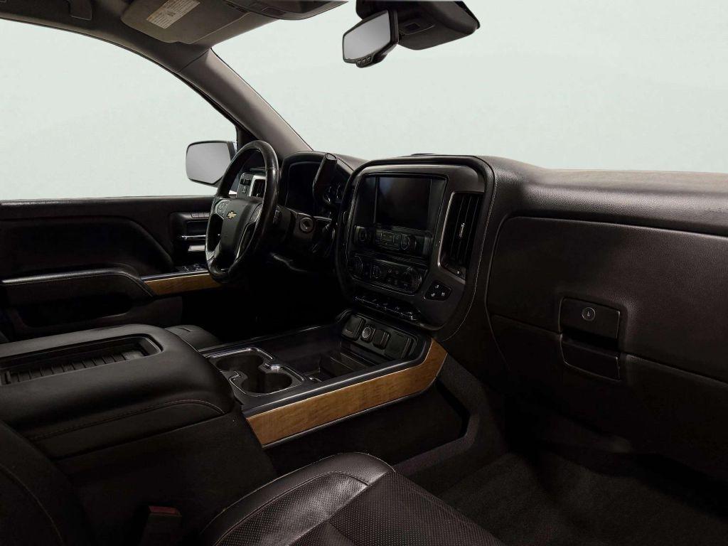 Chevrolet Silverado 1500 4WD Crew Cab 143.5" LTZ w/1LZ 2018