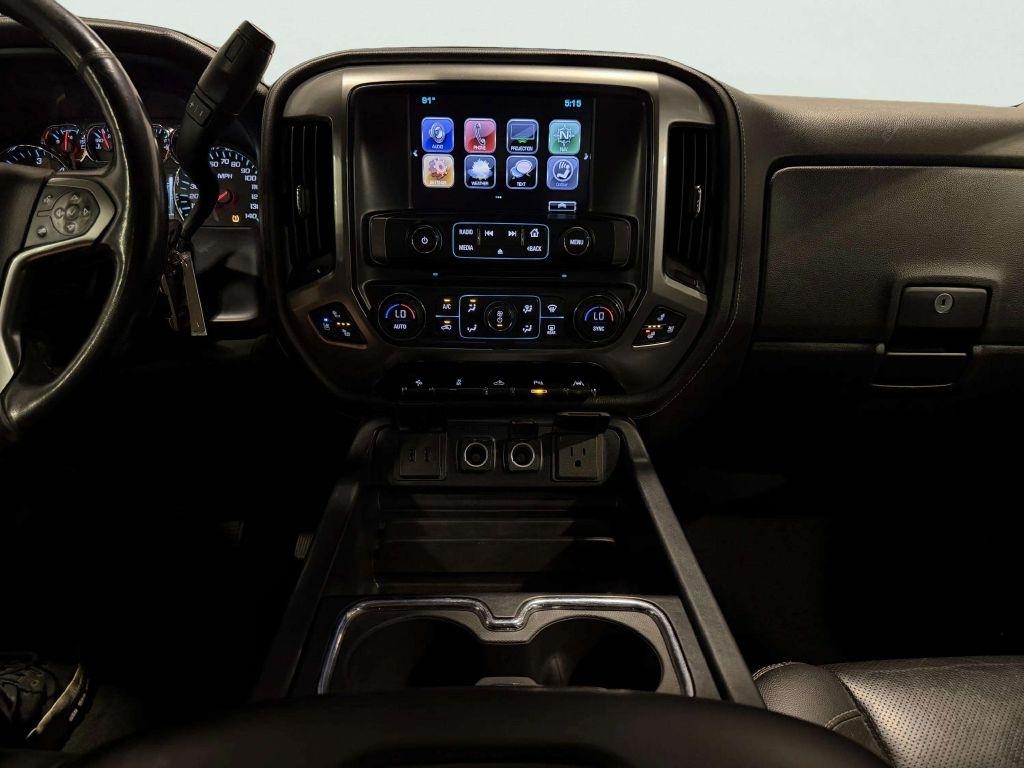 Chevrolet Silverado 1500 4WD Crew Cab 143.5" LTZ w/1LZ 2018
