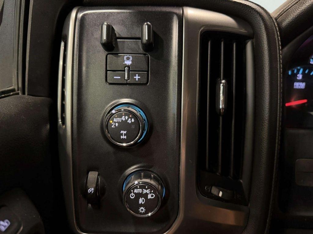 Chevrolet Silverado 1500 4WD Crew Cab 143.5" LTZ w/1LZ 2018