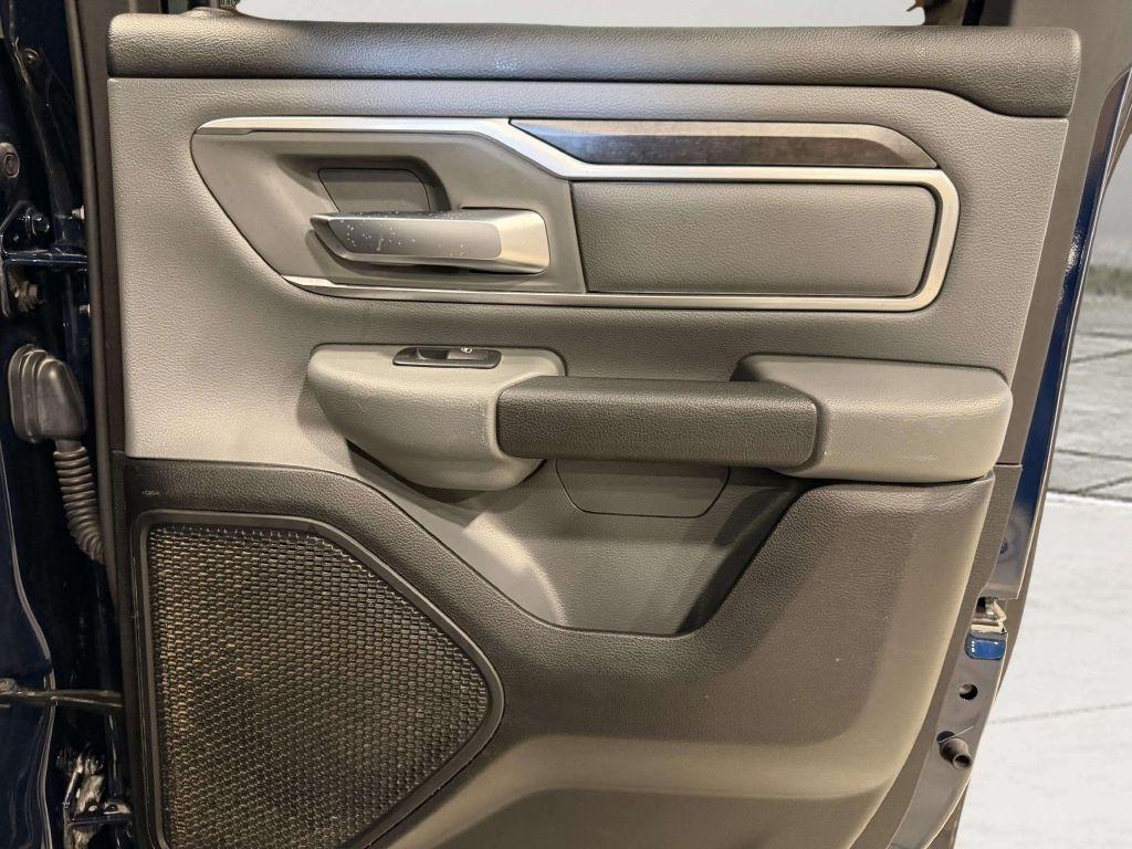 RAM 1500 Big Horn 4x4 Quad Cab 6'4" Box 2020