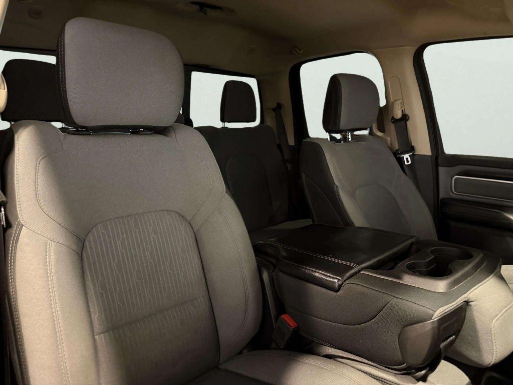 RAM 1500 Big Horn 4x4 Quad Cab 6'4" Box 2020