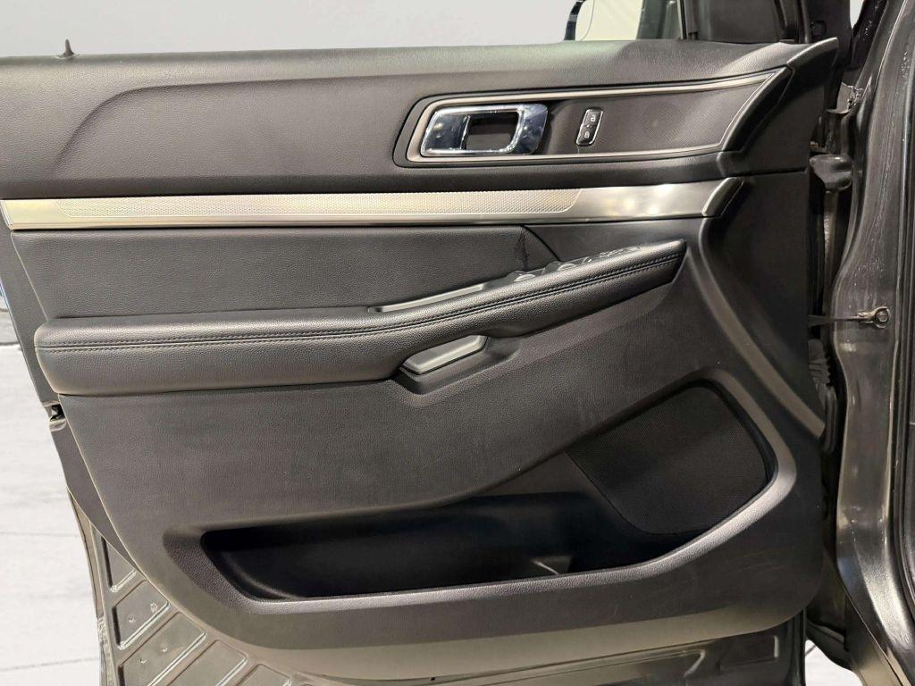 Ford Explorer XLT 4WD 2018
