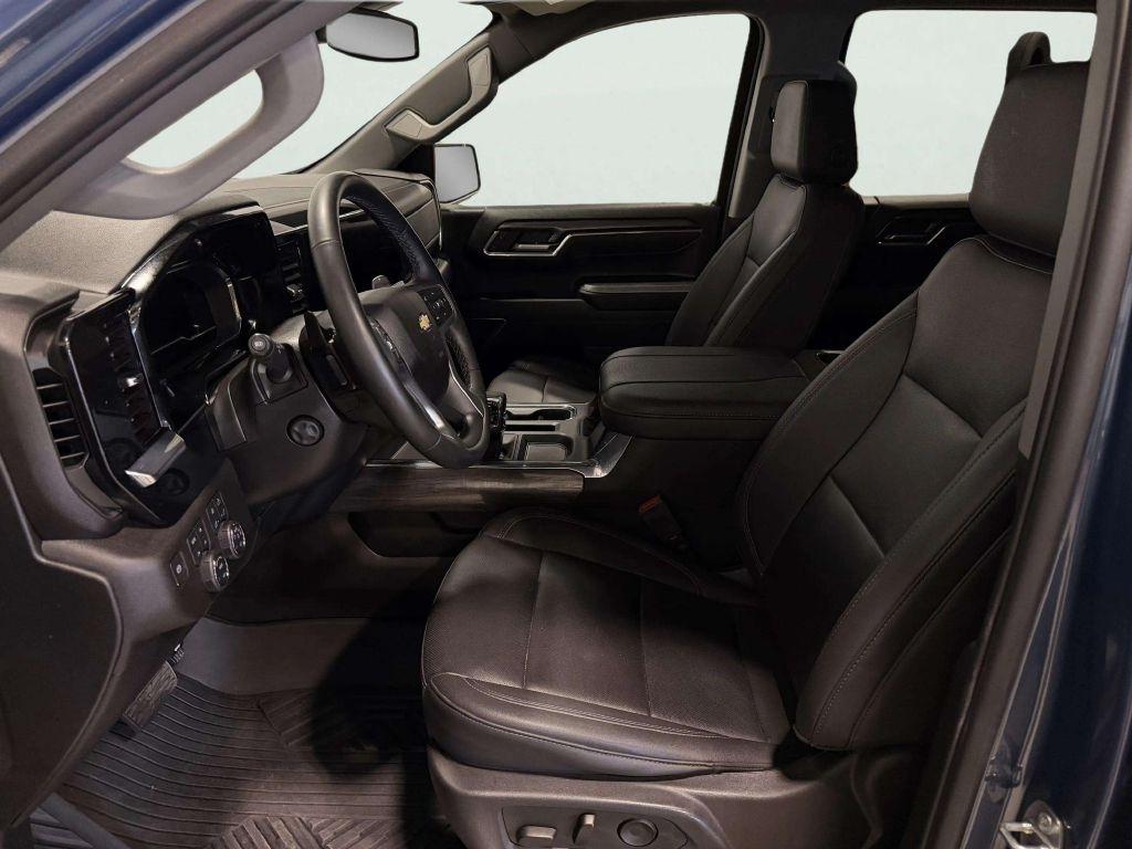 Chevrolet Silverado 1500 4WD Crew Cab 157" LTZ 2024