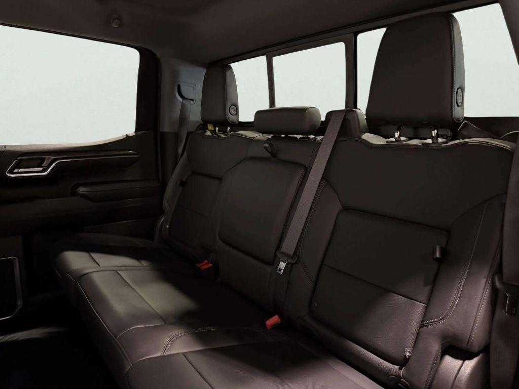 Chevrolet Silverado 1500 4WD Crew Cab 157" LTZ 2024