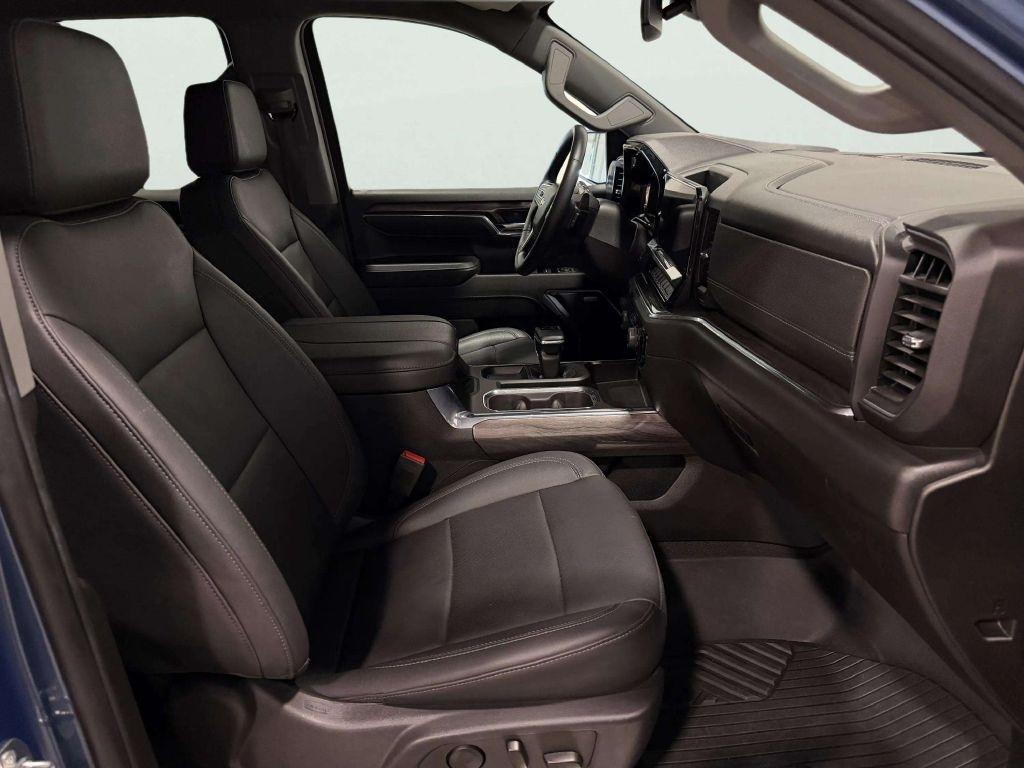 Chevrolet Silverado 1500 4WD Crew Cab 157" LTZ 2024
