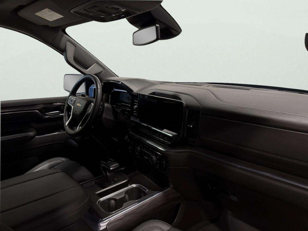Chevrolet Silverado 1500 4WD Crew Cab 157" LTZ 2024