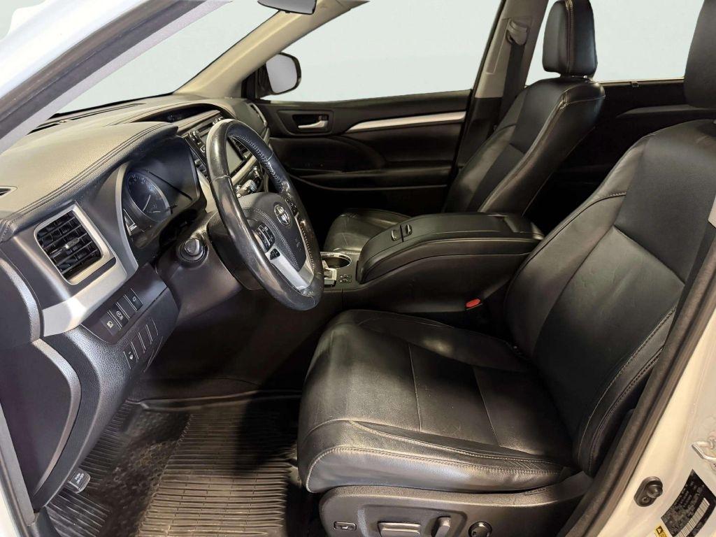 Toyota Highlander XLE V6 AWD (Natl) 2018