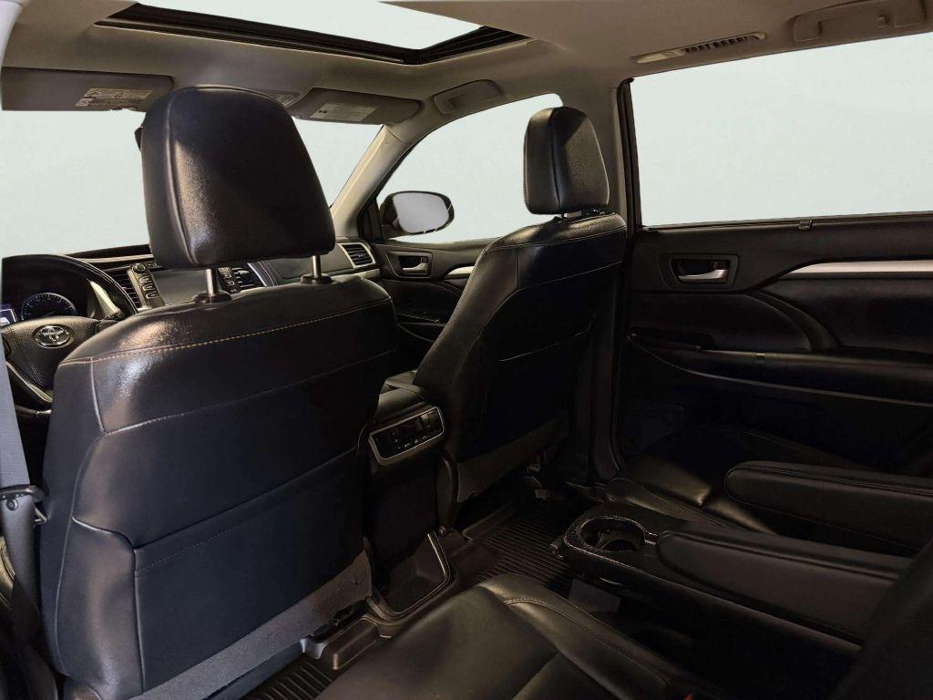 Toyota Highlander XLE V6 AWD (Natl) 2018