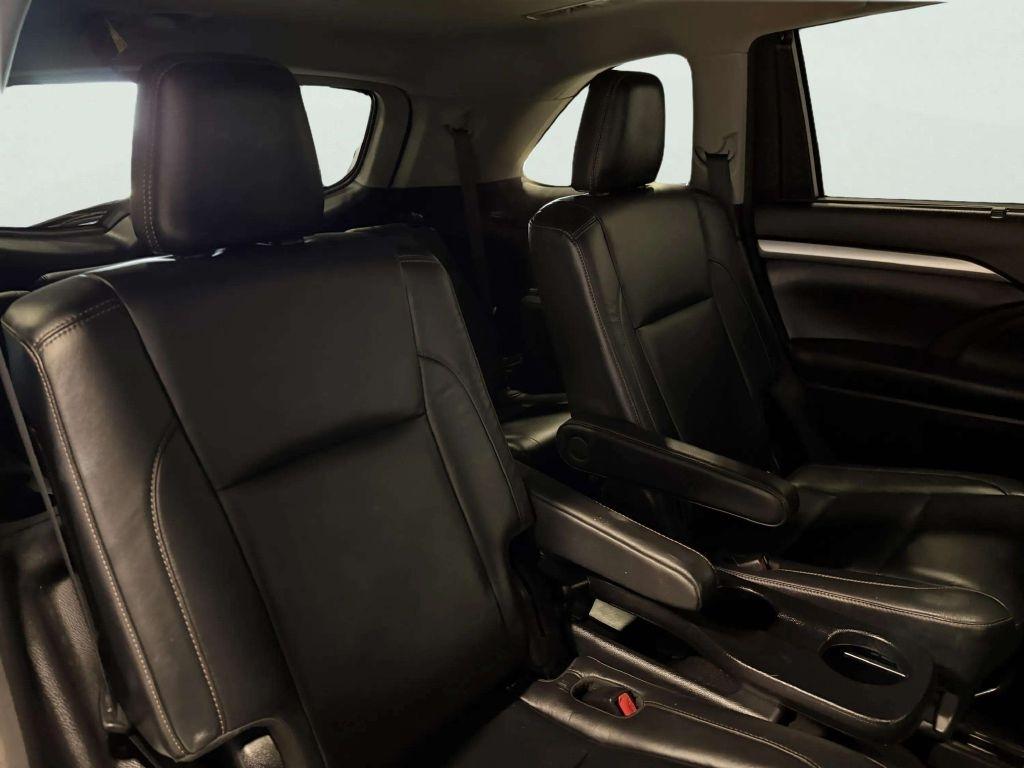 Toyota Highlander XLE V6 AWD (Natl) 2018