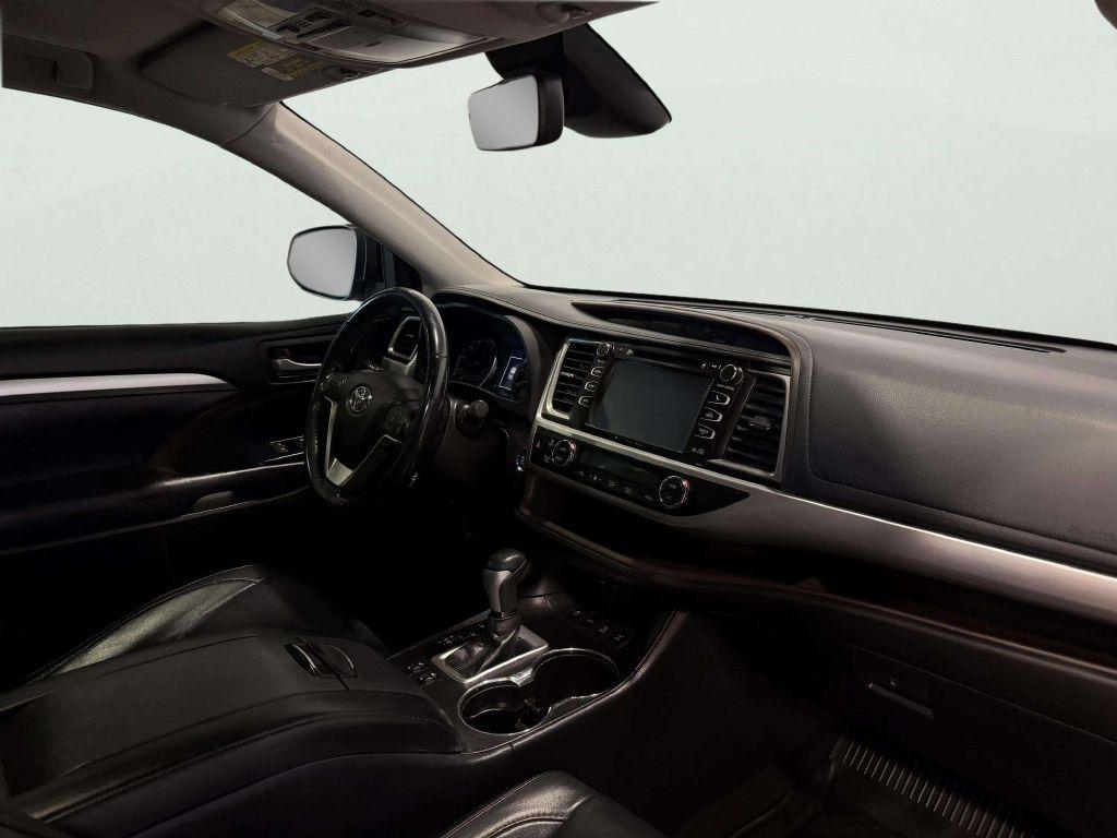 Toyota Highlander XLE V6 AWD (Natl) 2018