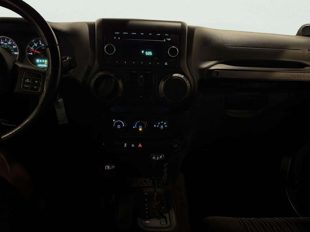 Jeep Wrangler Unlimited 4WD 4dr Sport 2011