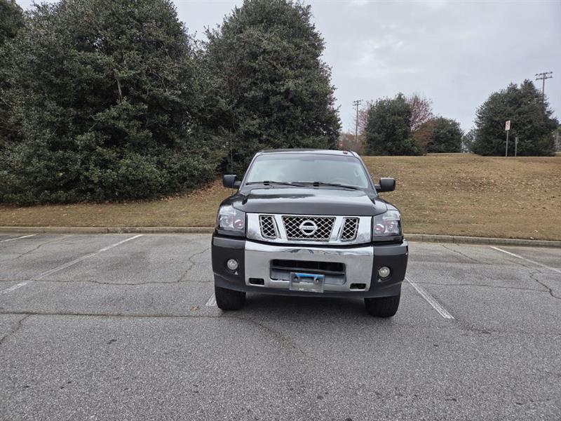 Nissan Titan  2014
