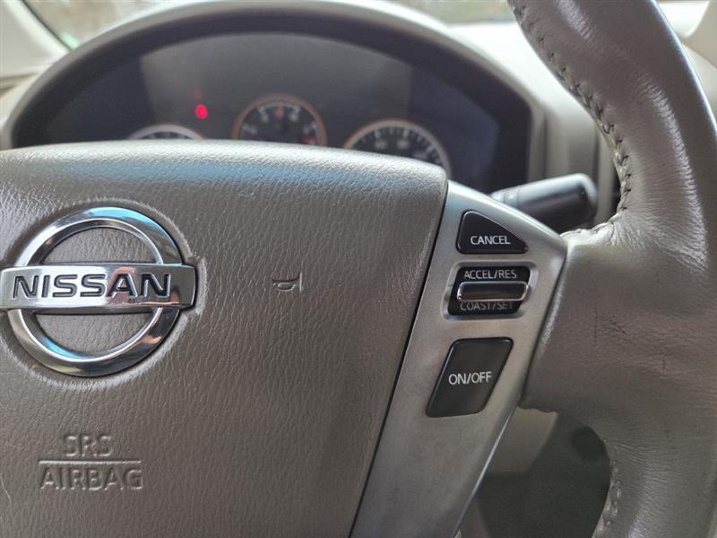 Nissan Titan  2014