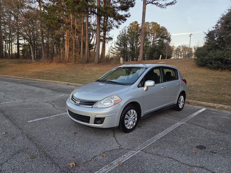 Nissan Versa  2012