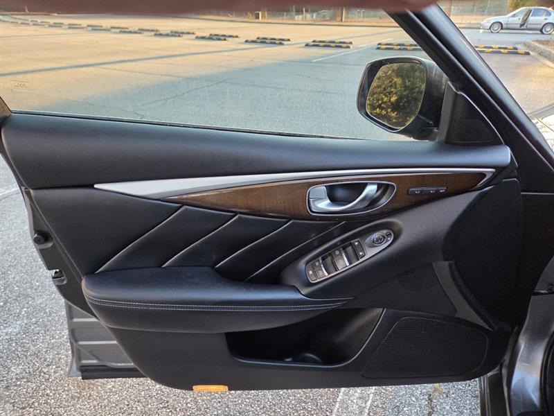 Infiniti Q50  2014