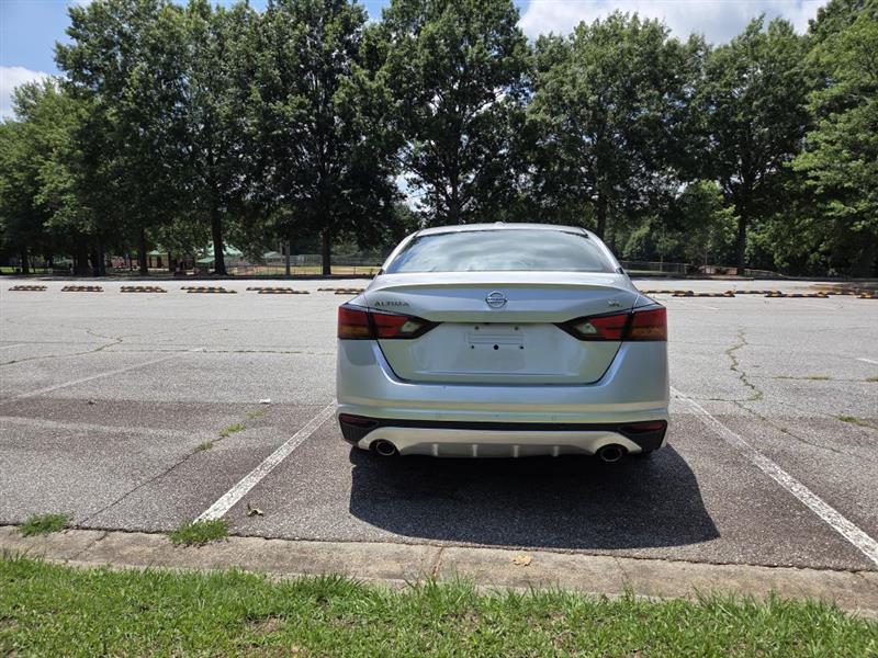 Nissan Altima  2019