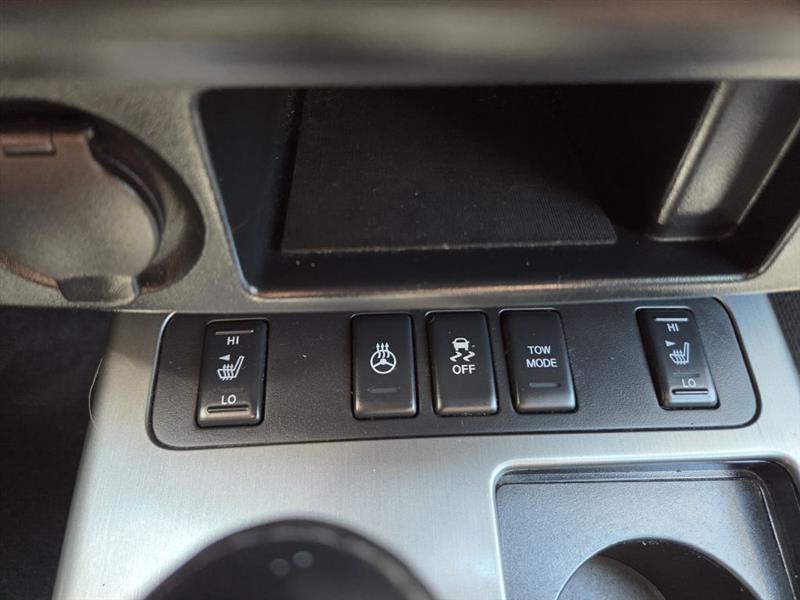 Nissan Armada  2013