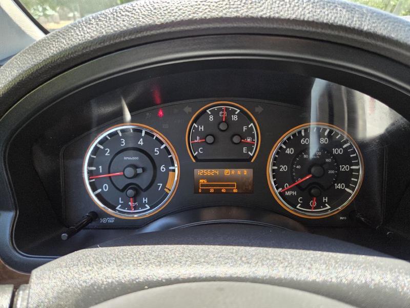 Nissan Armada  2013