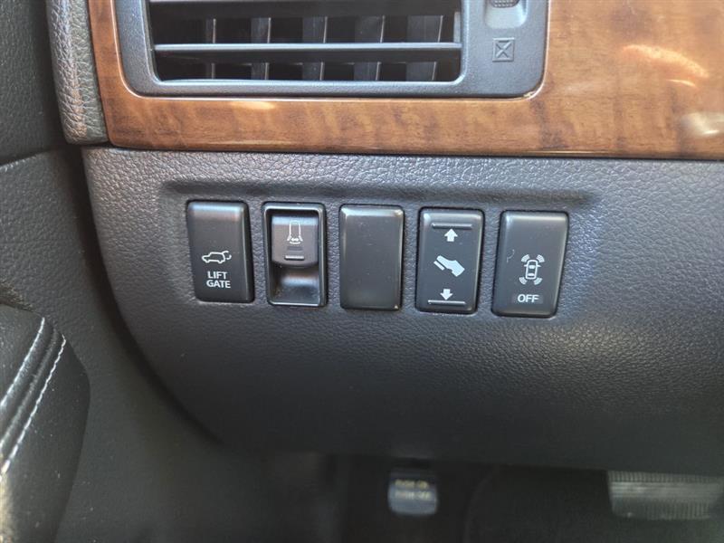 Nissan Armada  2013