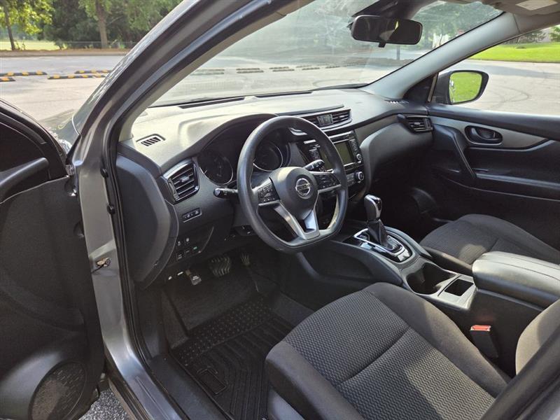 Nissan Rogue Sport  2020