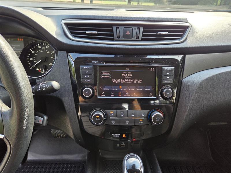 Nissan Rogue Sport  2020