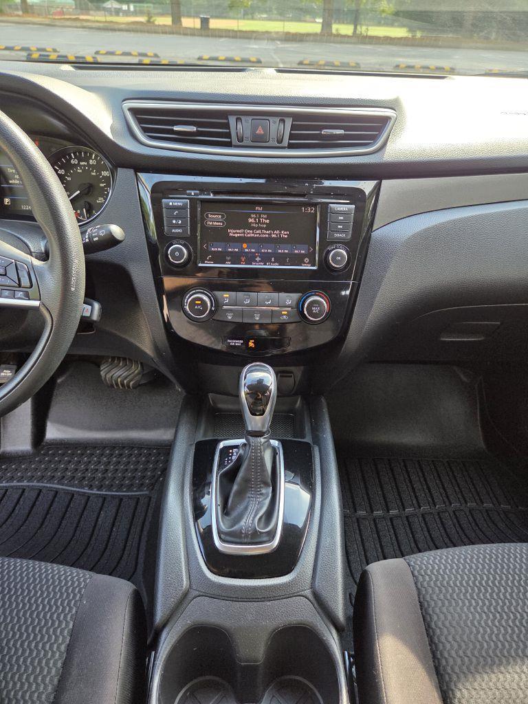 Nissan Rogue Sport  2020