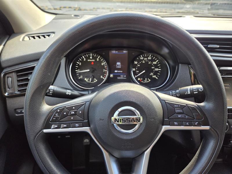 Nissan Rogue Sport  2020