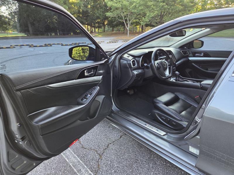 Nissan Maxima  2018