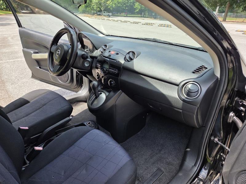 Mazda MAZDA2  2013