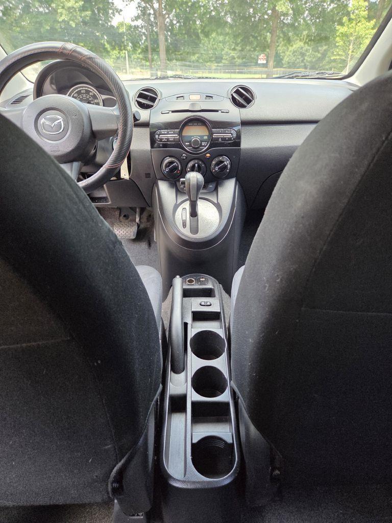 Mazda MAZDA2  2013
