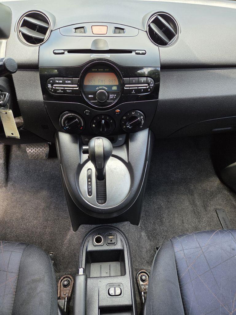 Mazda MAZDA2  2013