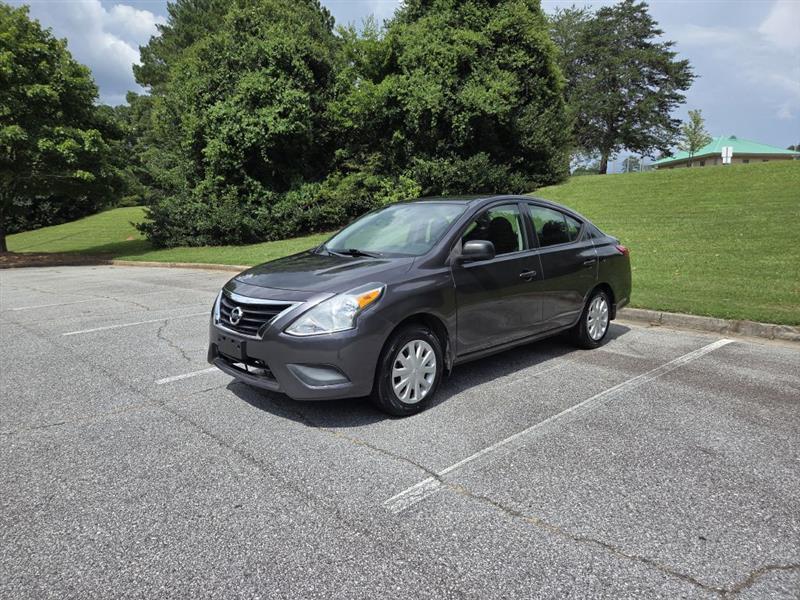Nissan Versa  2015