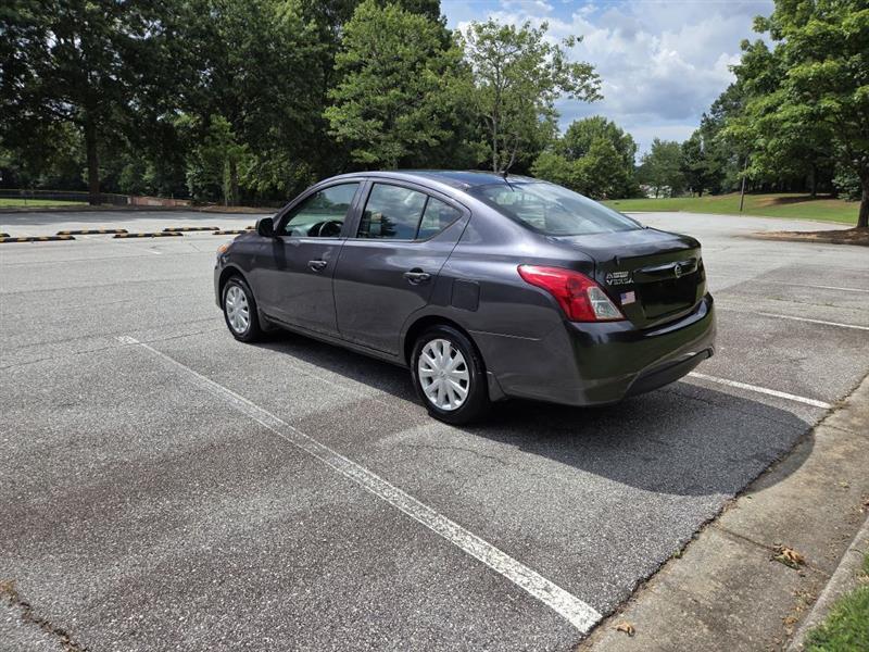 Nissan Versa  2015