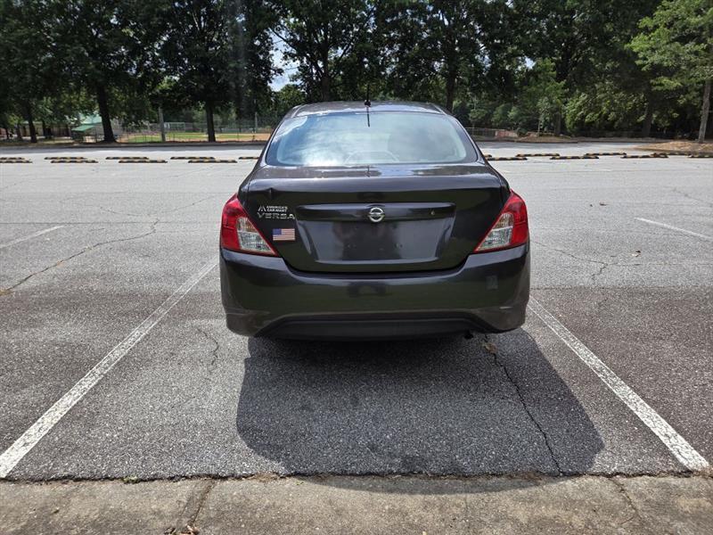 Nissan Versa  2015