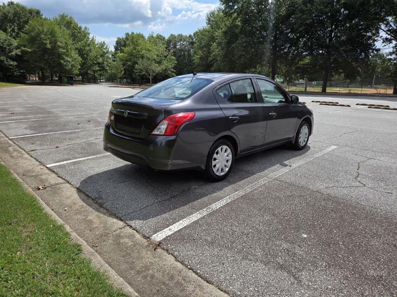 Nissan Versa  2015