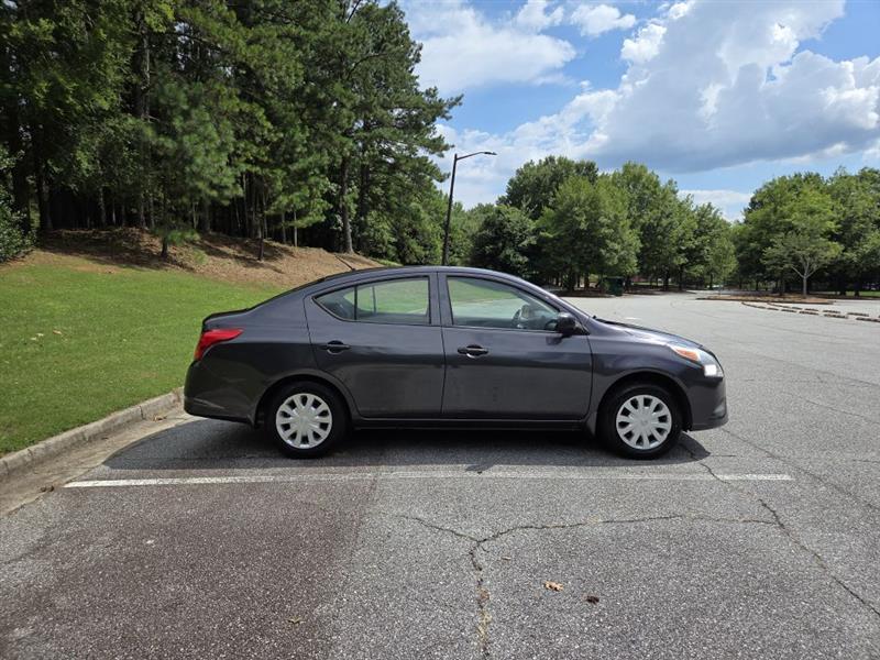 Nissan Versa  2015